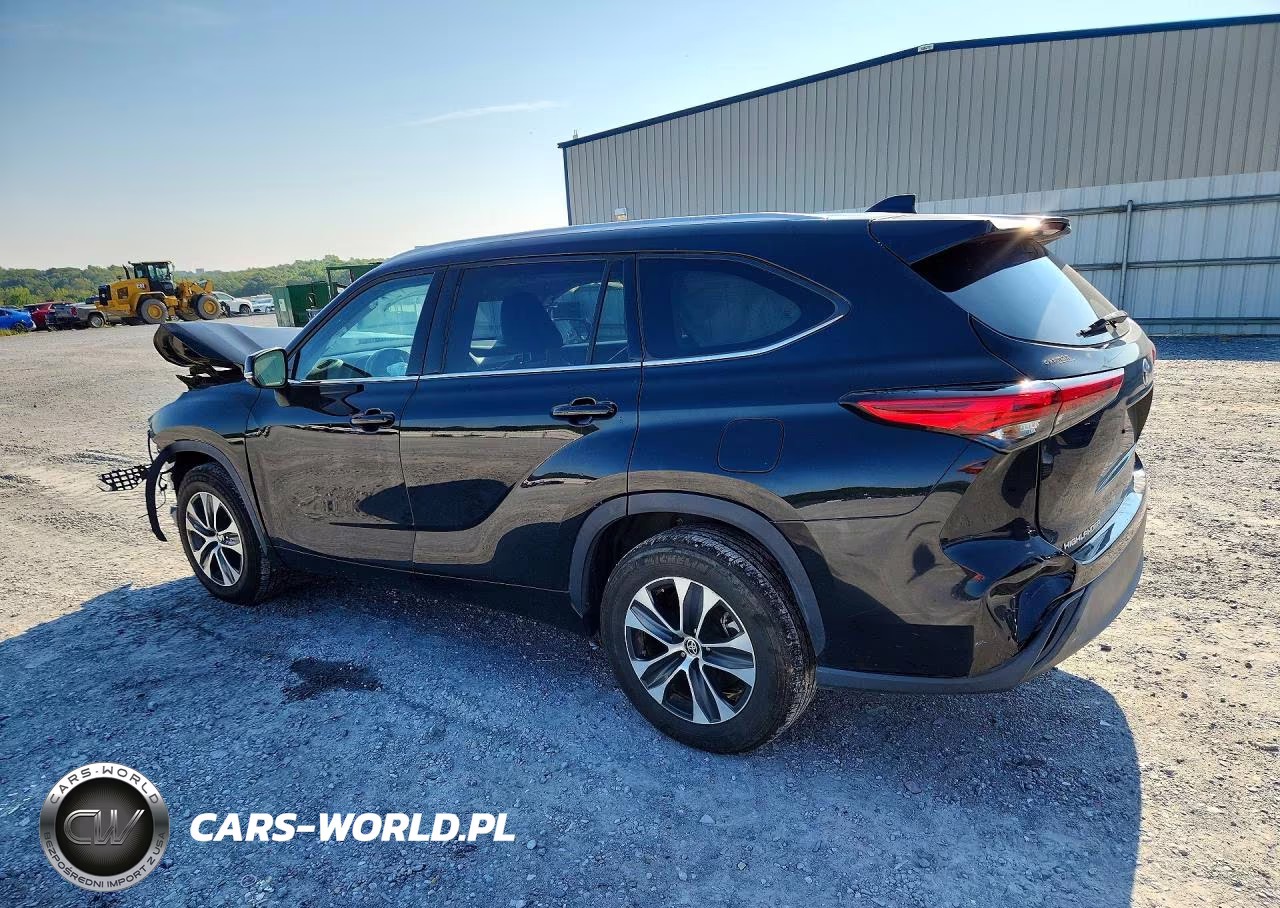 2022 Toyota Highlander Xle VIN:5TDGZRAH8NS121635 - 2