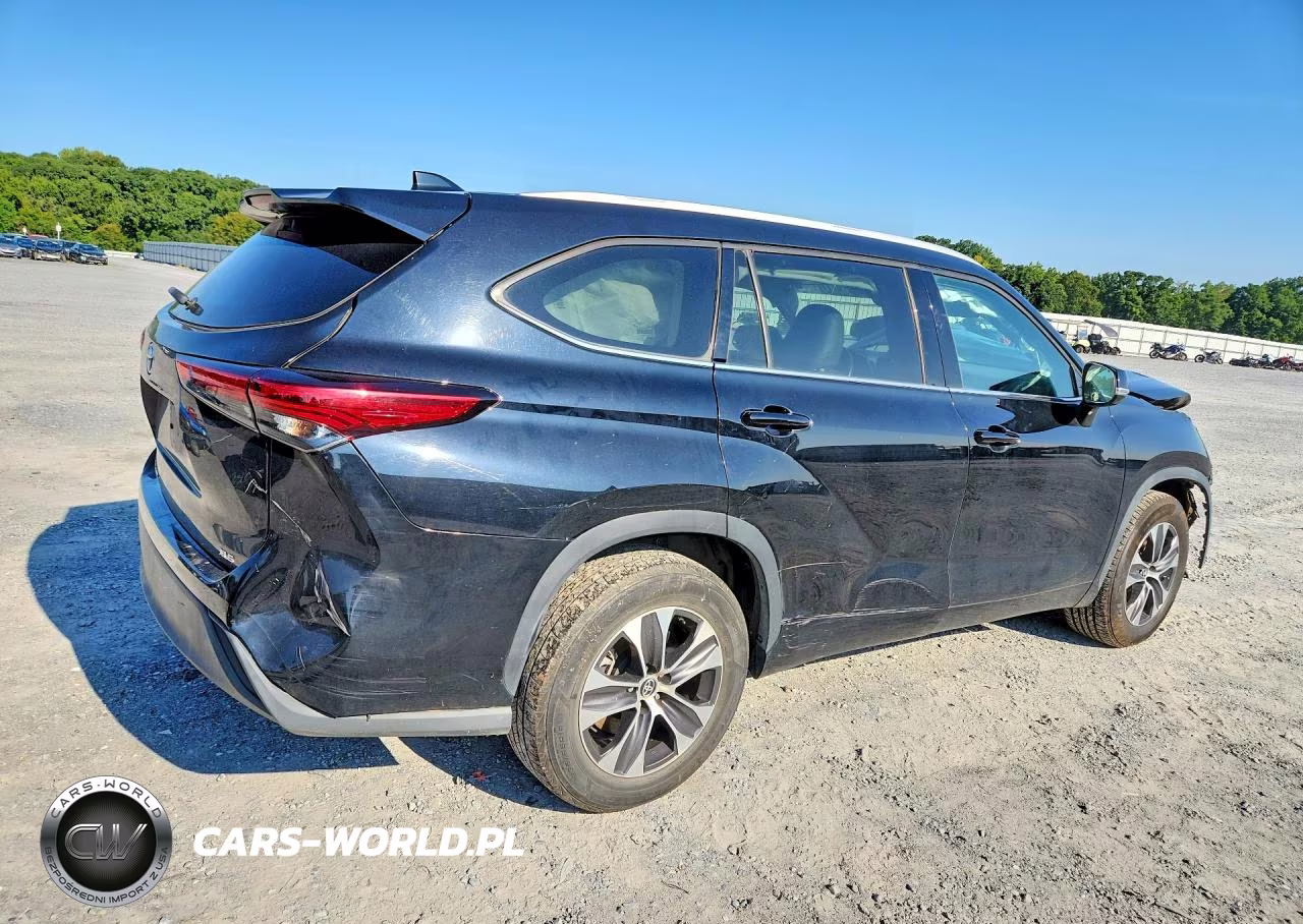 2022 Toyota Highlander Xle VIN:5TDGZRAH8NS121635 - 3