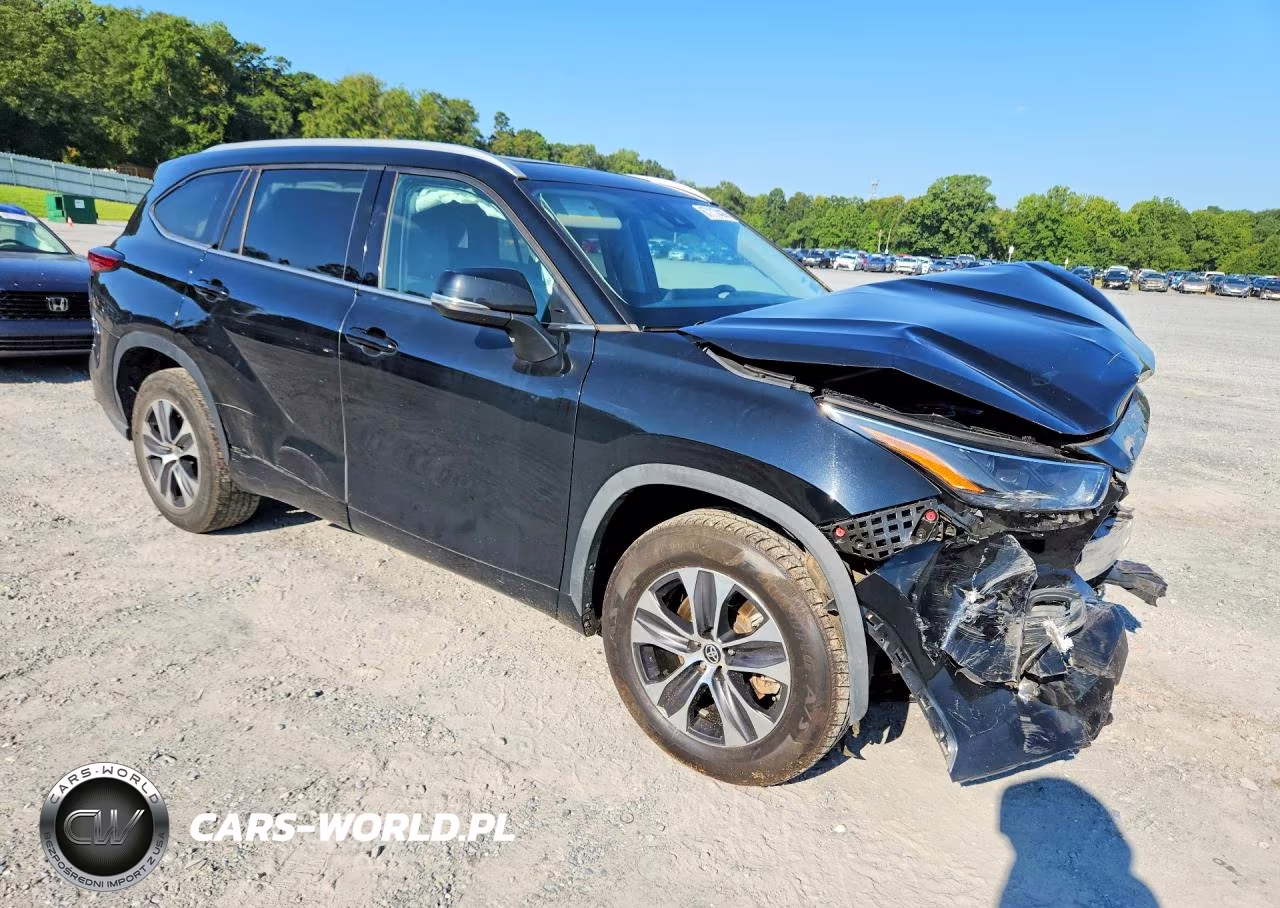 2022 Toyota Highlander Xle VIN:5TDGZRAH8NS121635 - 4