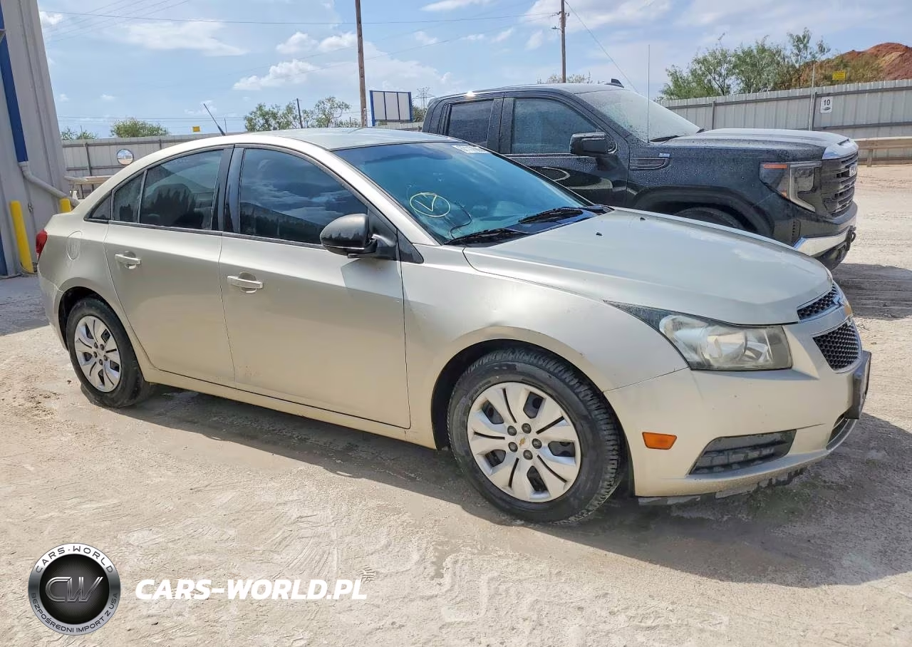 2013 Chevrolet Cruze Ls VIN:1G1PA5SH2D7120142 - 4