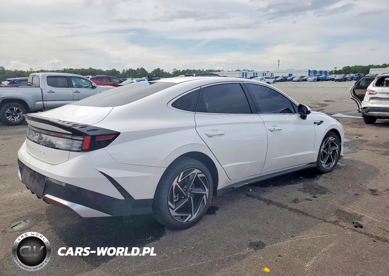 2026 Hyundai Sonata Sel Sport VIN:KMHL64JA2TA527879 - 3