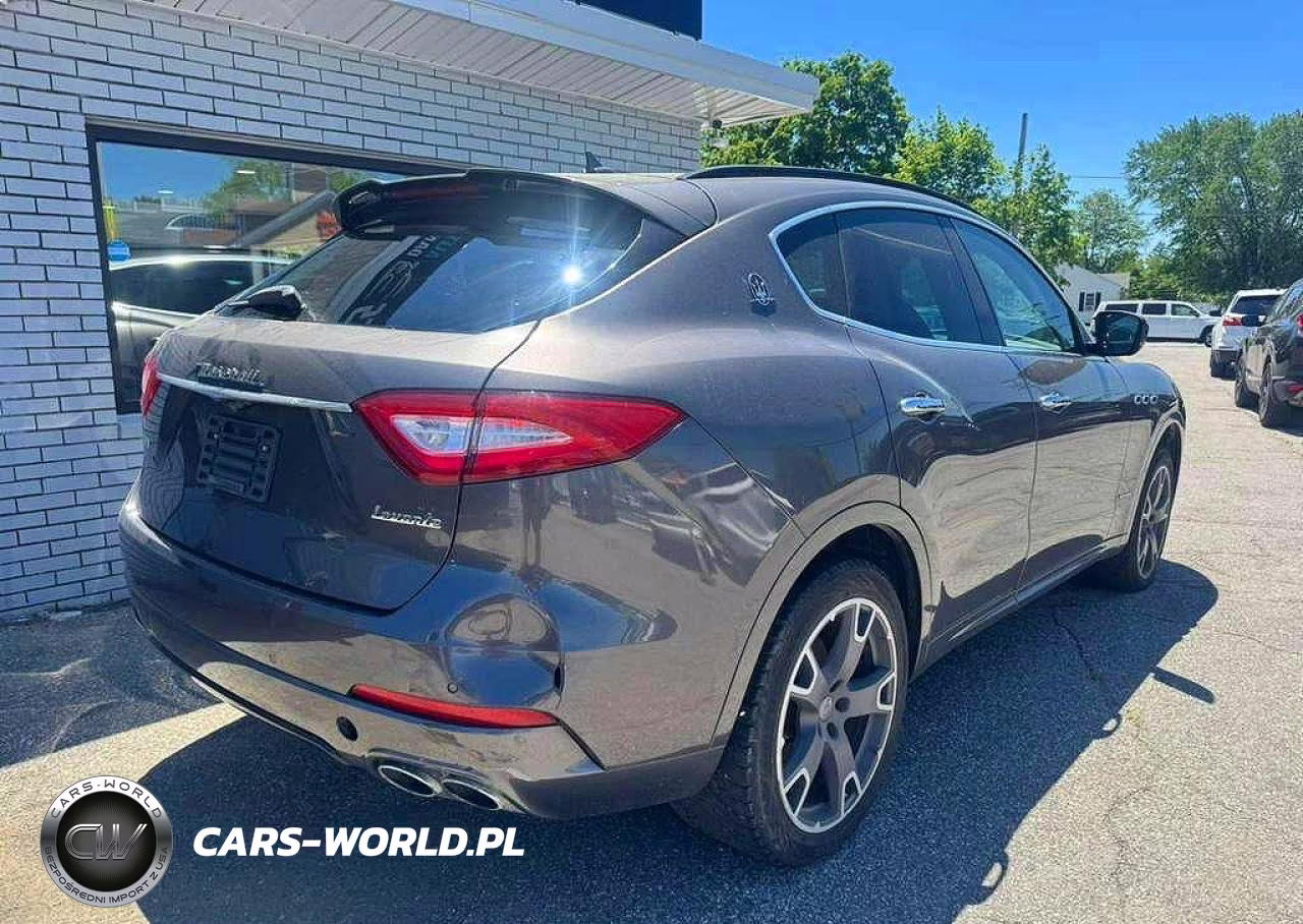 2018 Maserati Levante S Sport VIN:ZN661YUS3JX269795 - 4