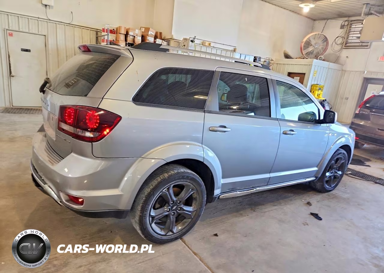 2018 Dodge Journey Crossroad VIN:3C4PDCGG0JT516046 - 3