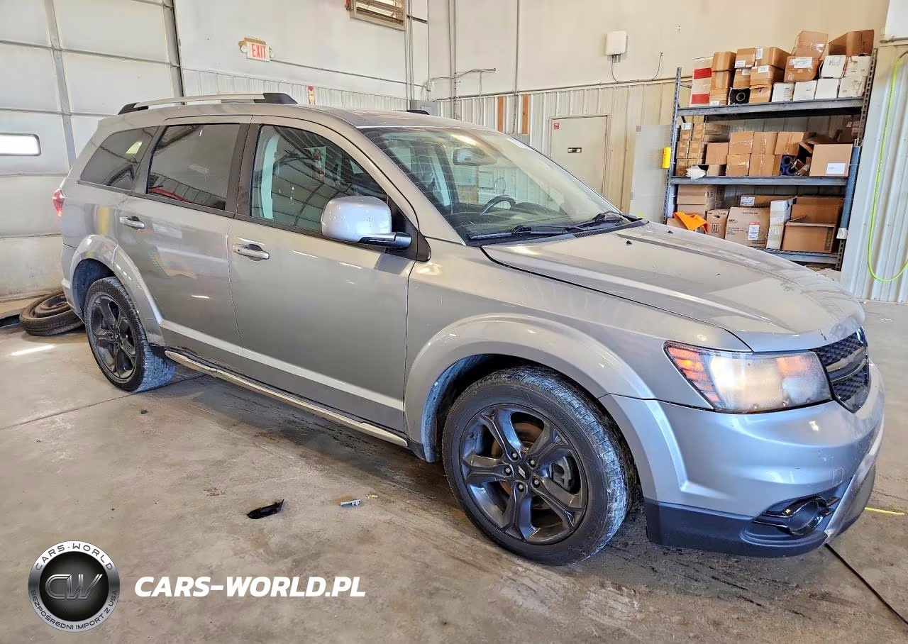 2018 Dodge Journey Crossroad VIN:3C4PDCGG0JT516046 - 4