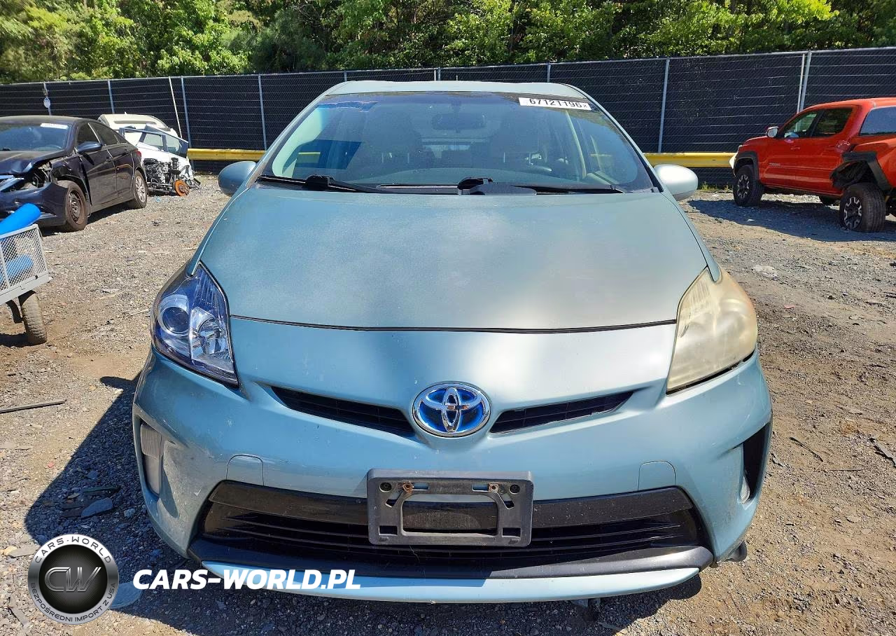 2014 Toyota Prius Two VIN:JTDKN3DU3E1759882 - 5