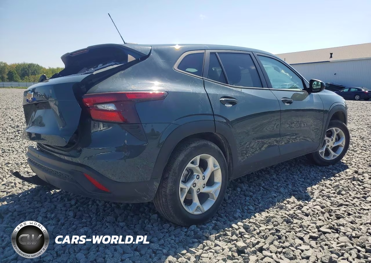 2025 Chevrolet Trax Ls VIN:KL77LFEP2SC156585 - 3
