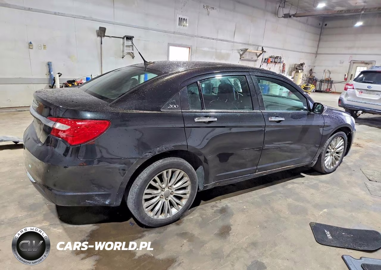 2011 Chrysler 200 Limited VIN:1C3BC2FG0BN520418 - 3