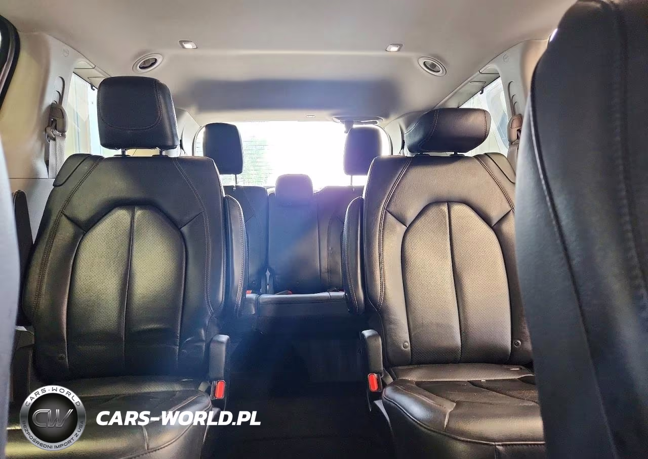 2019 Chrysler Pacifica Touring L VIN:2C4RC1BG2KR539825 - 10