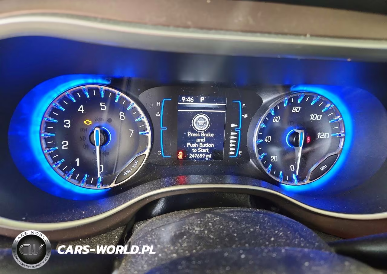 2019 Chrysler Pacifica Touring L VIN:2C4RC1BG2KR539825 - 9