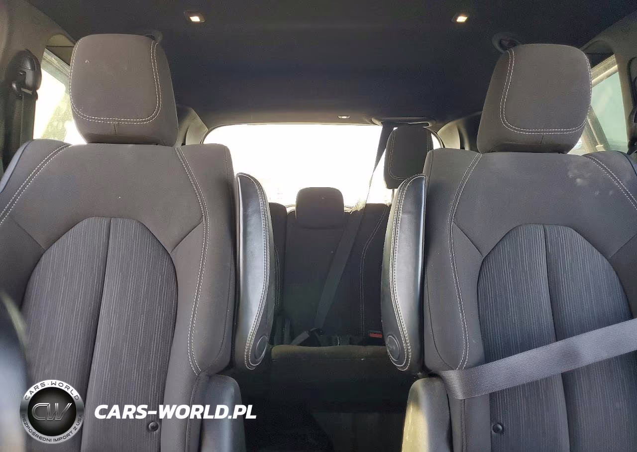 2019 Chrysler Pacifica Hybrid Touring Plus VIN:2C4RC1H77KR532893 - 10