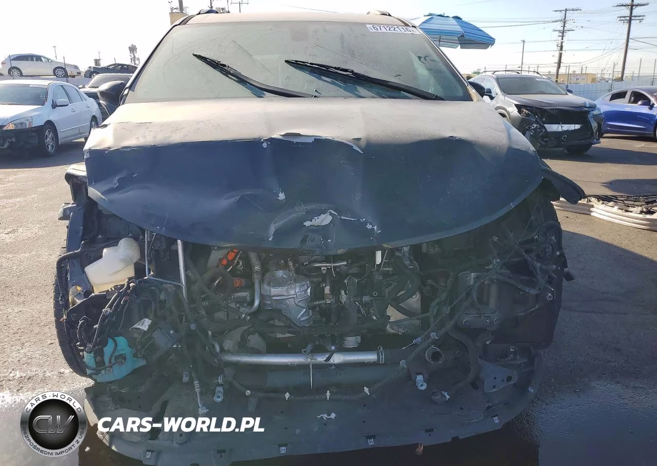 2019 Chrysler Pacifica Hybrid Touring Plus VIN:2C4RC1H77KR532893 - 5
