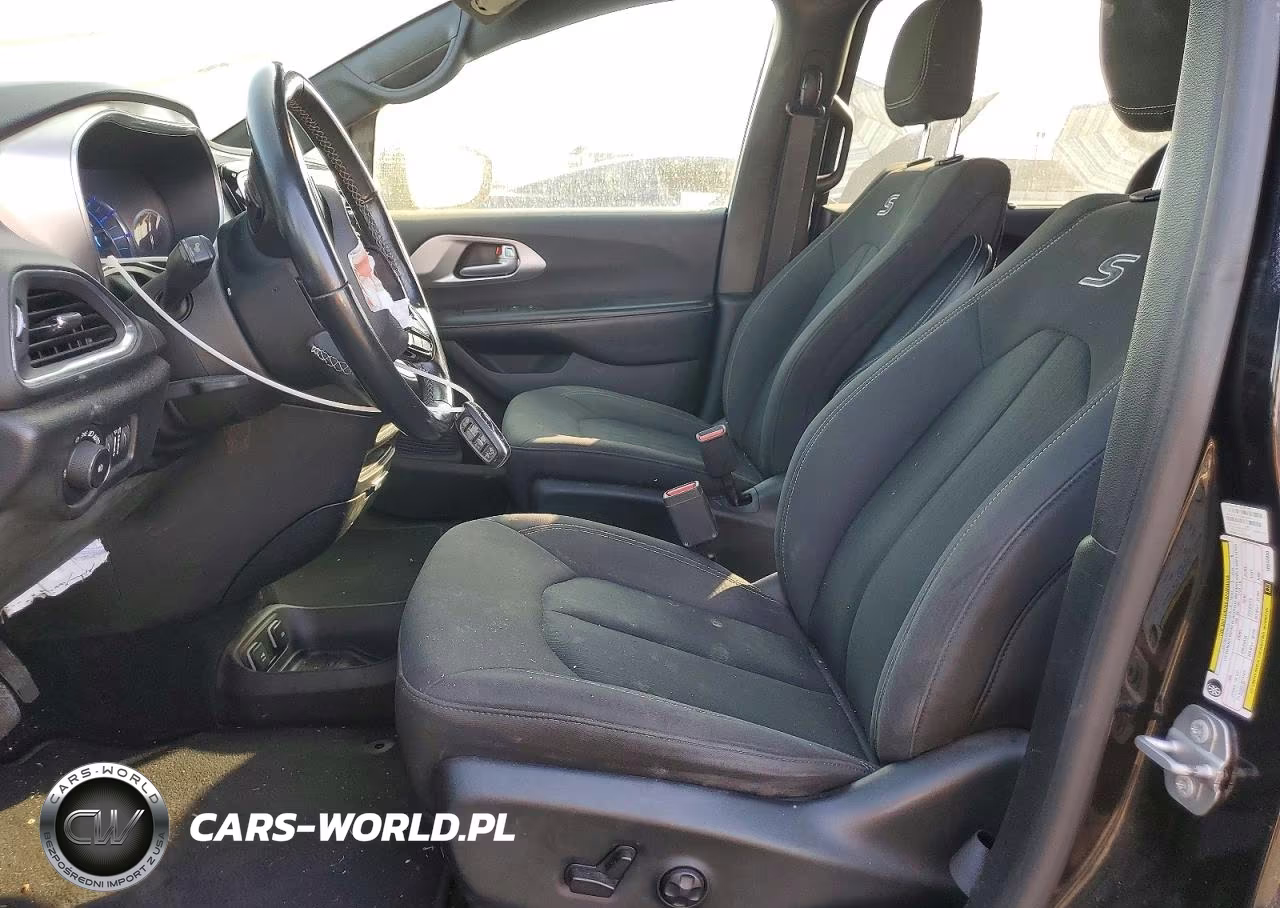 2019 Chrysler Pacifica Hybrid Touring Plus VIN:2C4RC1H77KR532893 - 7