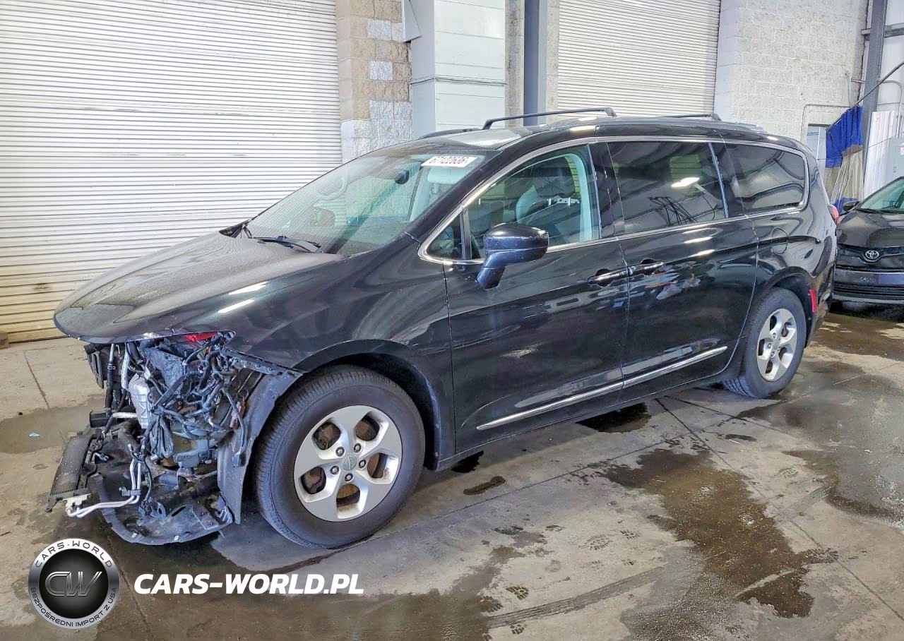 2017 Chrysler Pacifica Touring L Plus VIN:2C4RC1EG7HR821771 - 1
