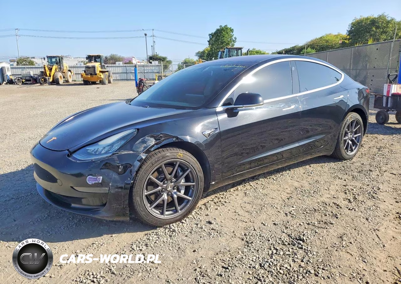 2018 Tesla Model 3 VIN:5YJ3E1EA6JF109135 - 1