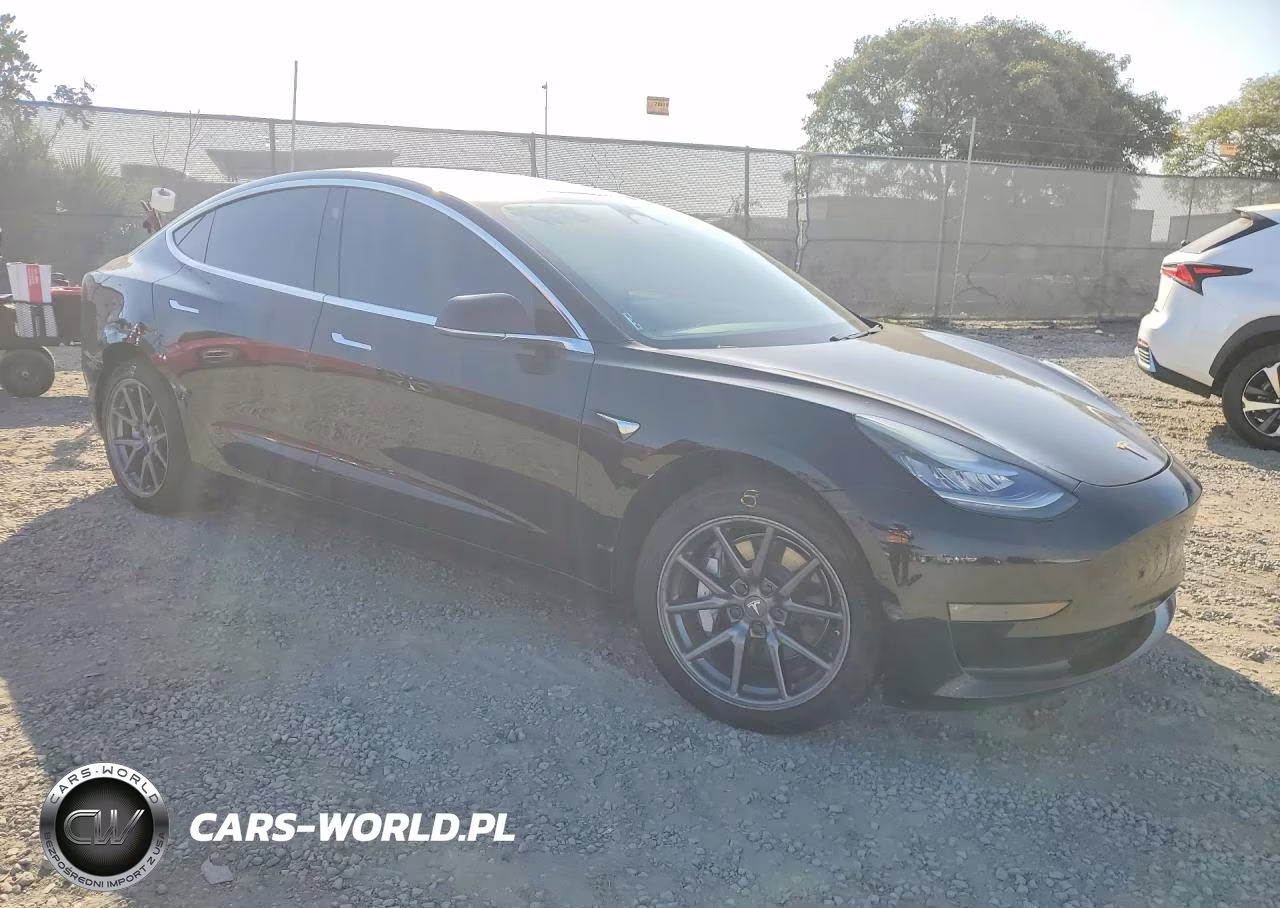 2018 Tesla Model 3 VIN:5YJ3E1EA6JF109135 - 4