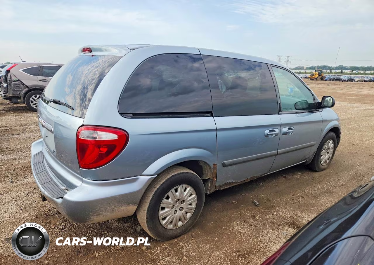 2006 Chrysler Town & Country VIN:1A4GP45RX6B693269 - 3