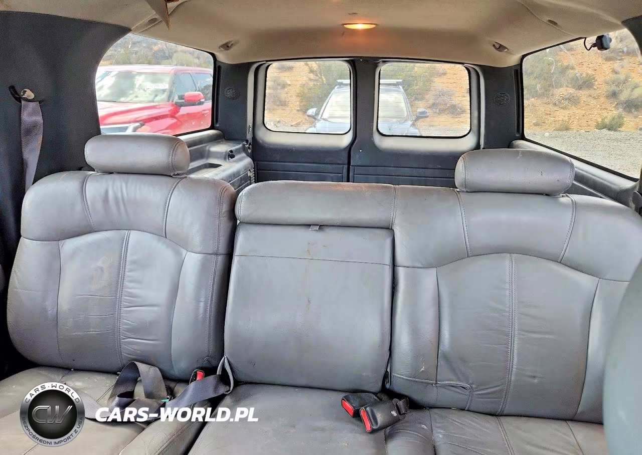 2001 Chevrolet Suburban K1500 VIN:3GNFK16TX1G209763 - 10