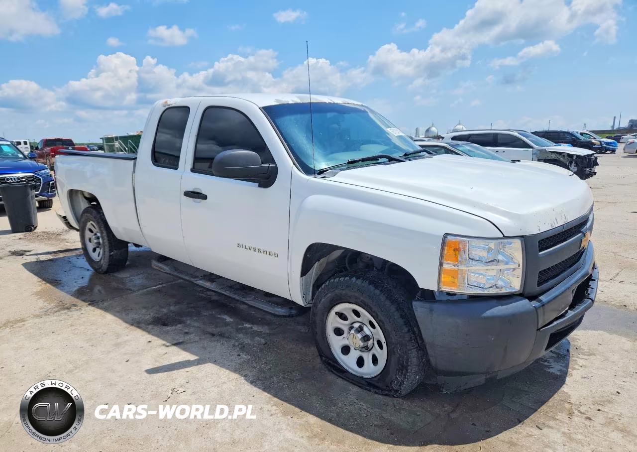 2013 Chevrolet Silverado C1500 VIN:1GCRCPEA5DZ345132 - 4
