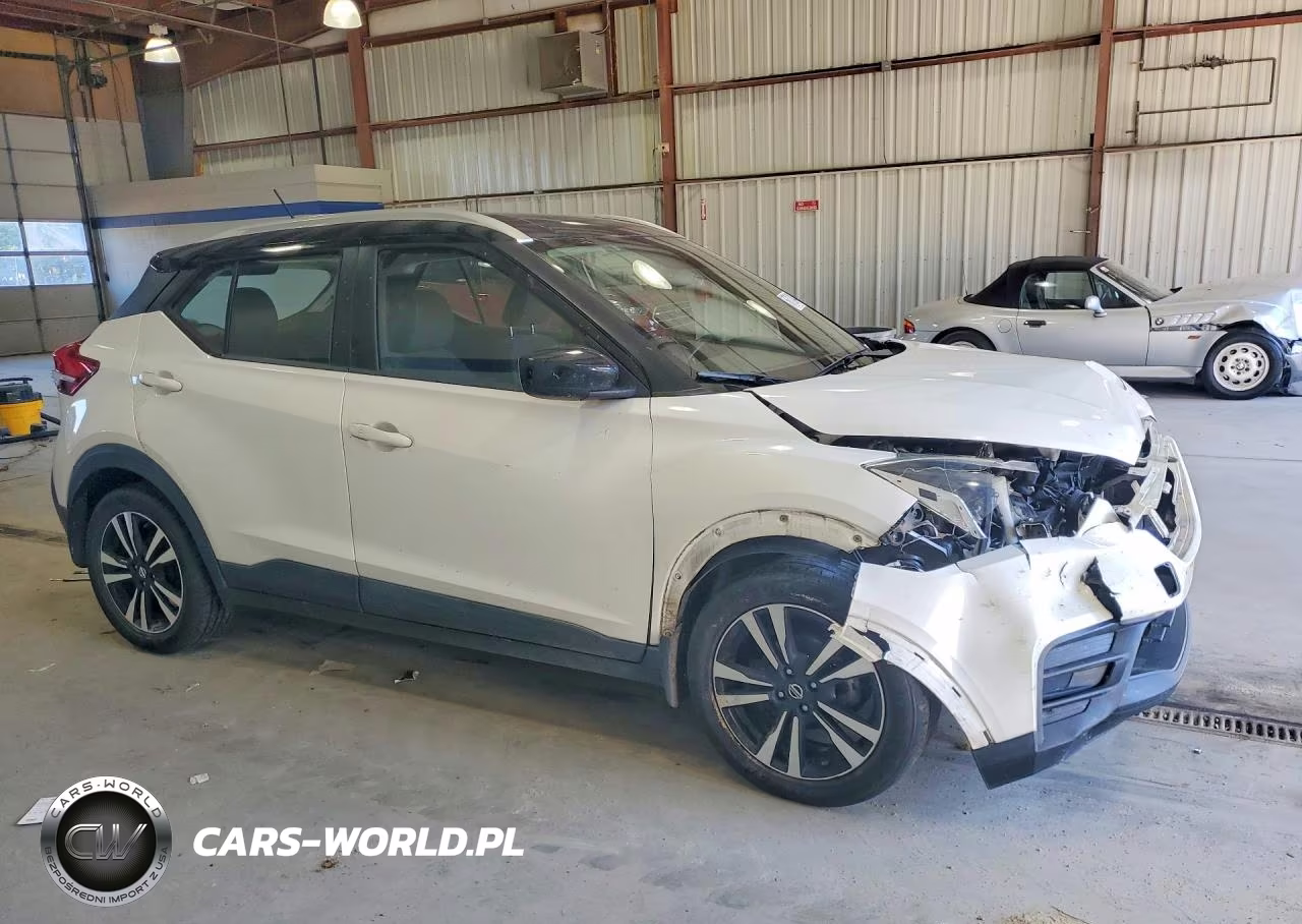 2019 Nissan Kicks Sv VIN:3N1CP5CU9KL504074 - 4