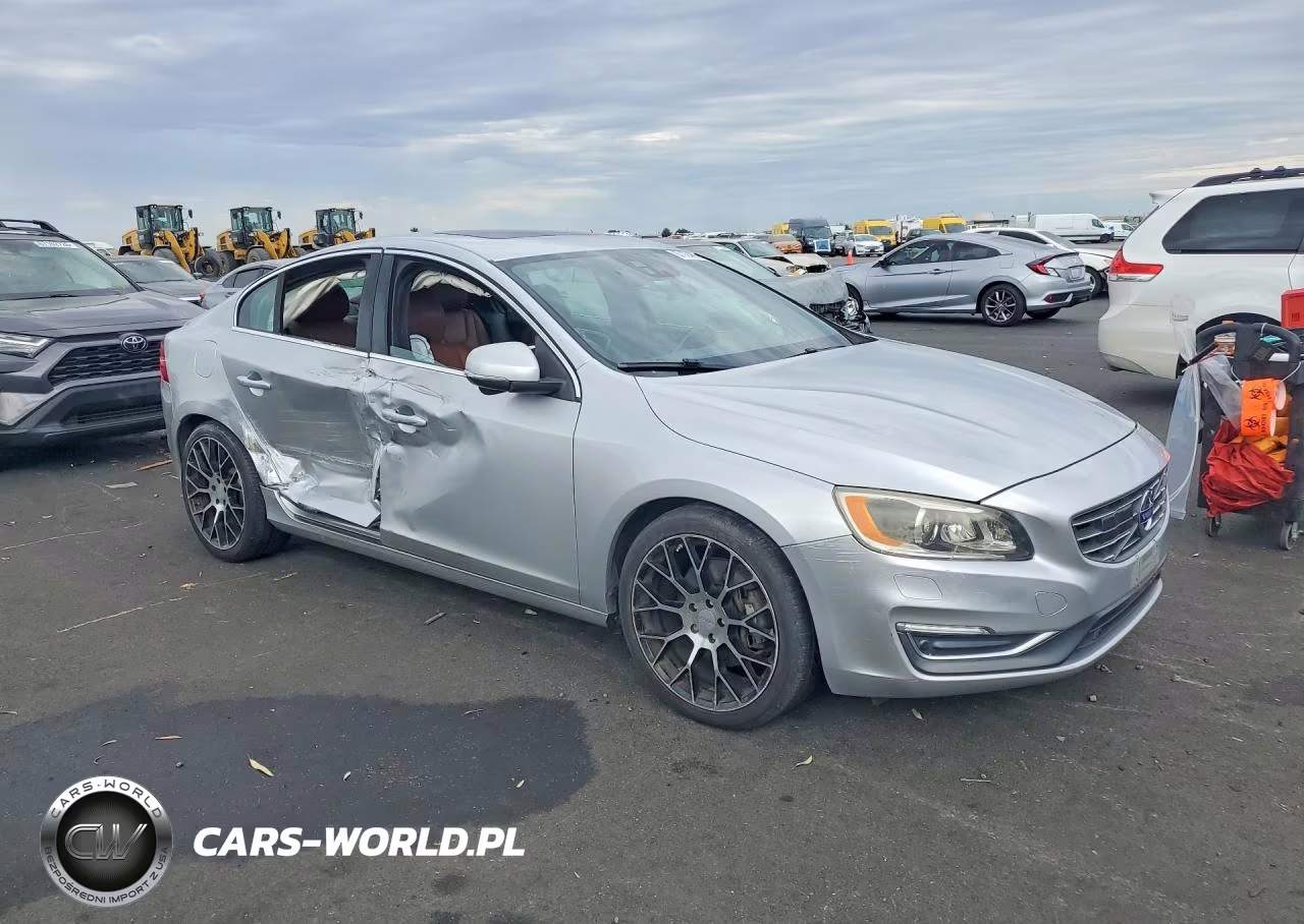 2015 Volvo S60 Platinum VIN:YV149MFM0F2336327 - 4