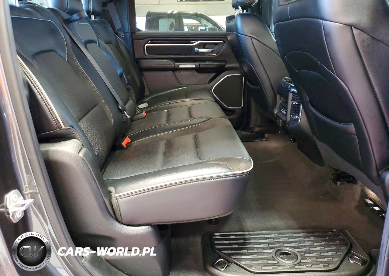 2019 Ram 1500 Laramie VIN:1C6SRFJT3KN807779 - 10