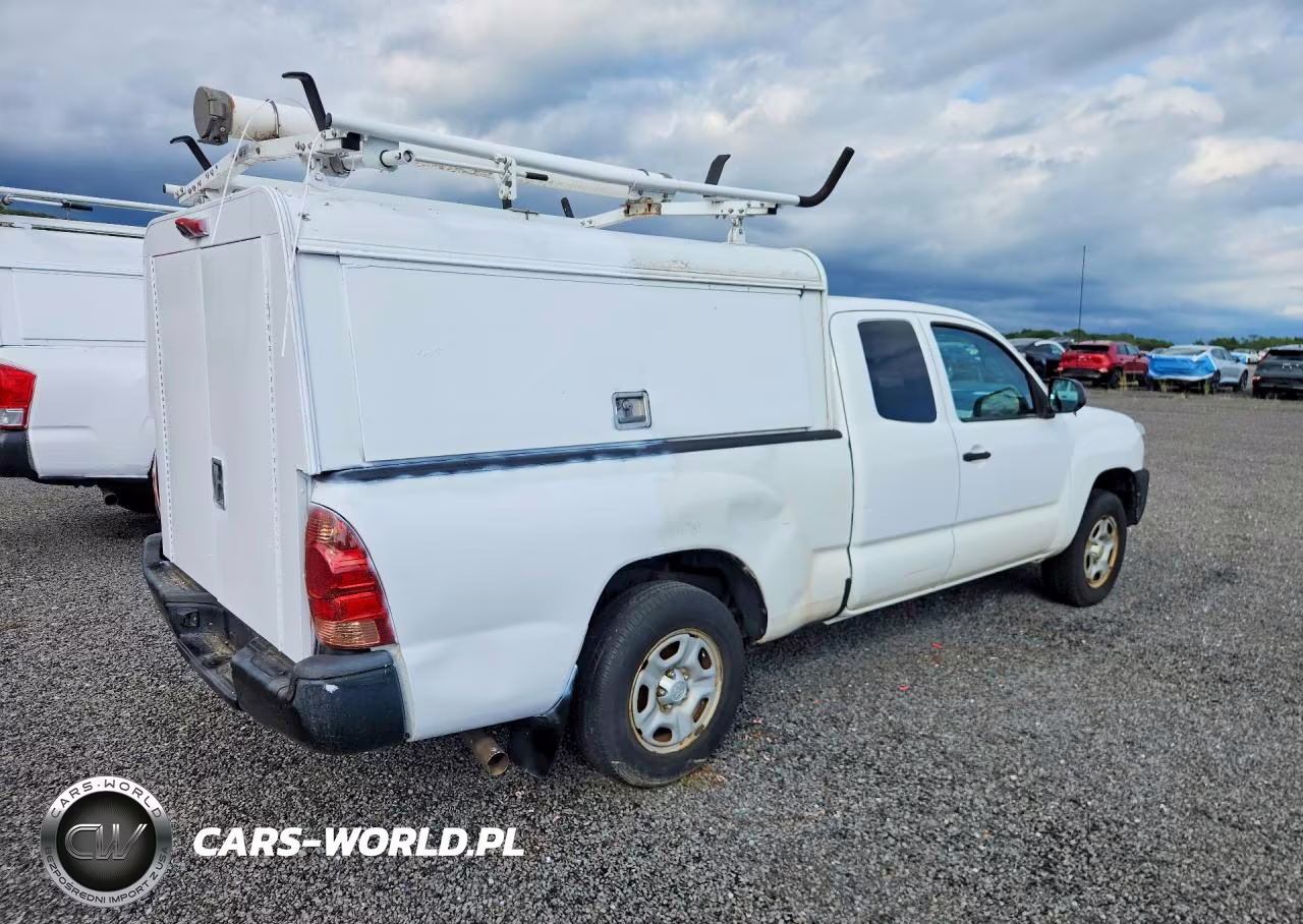 2015 Toyota Tacoma Base VIN:5TFTX4CN1FX057007 - 3