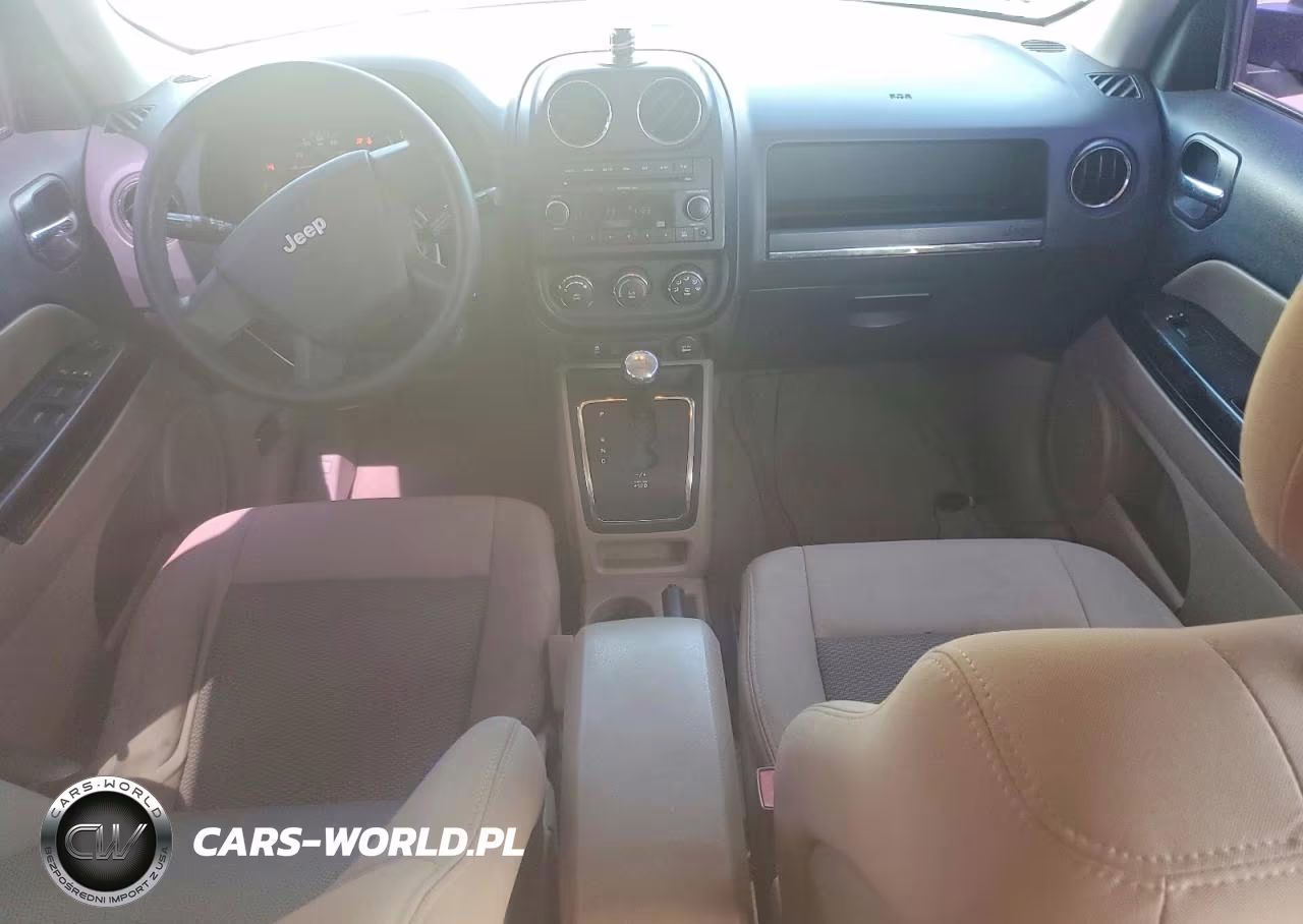 2010 Jeep Patriot Sport VIN:1J4NT2GB3AD660120 - 8