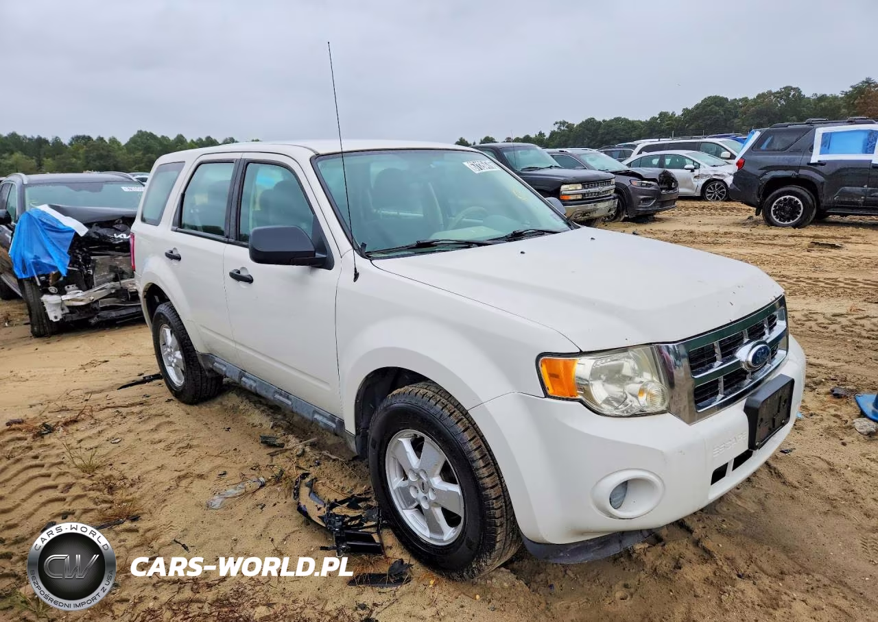 2010 Ford Escape Xls VIN:1FMCU9C77AKD04538 - 4