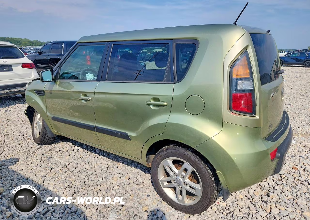 2011 Kia Soul + VIN:KNDJT2A26B7226691 - 2