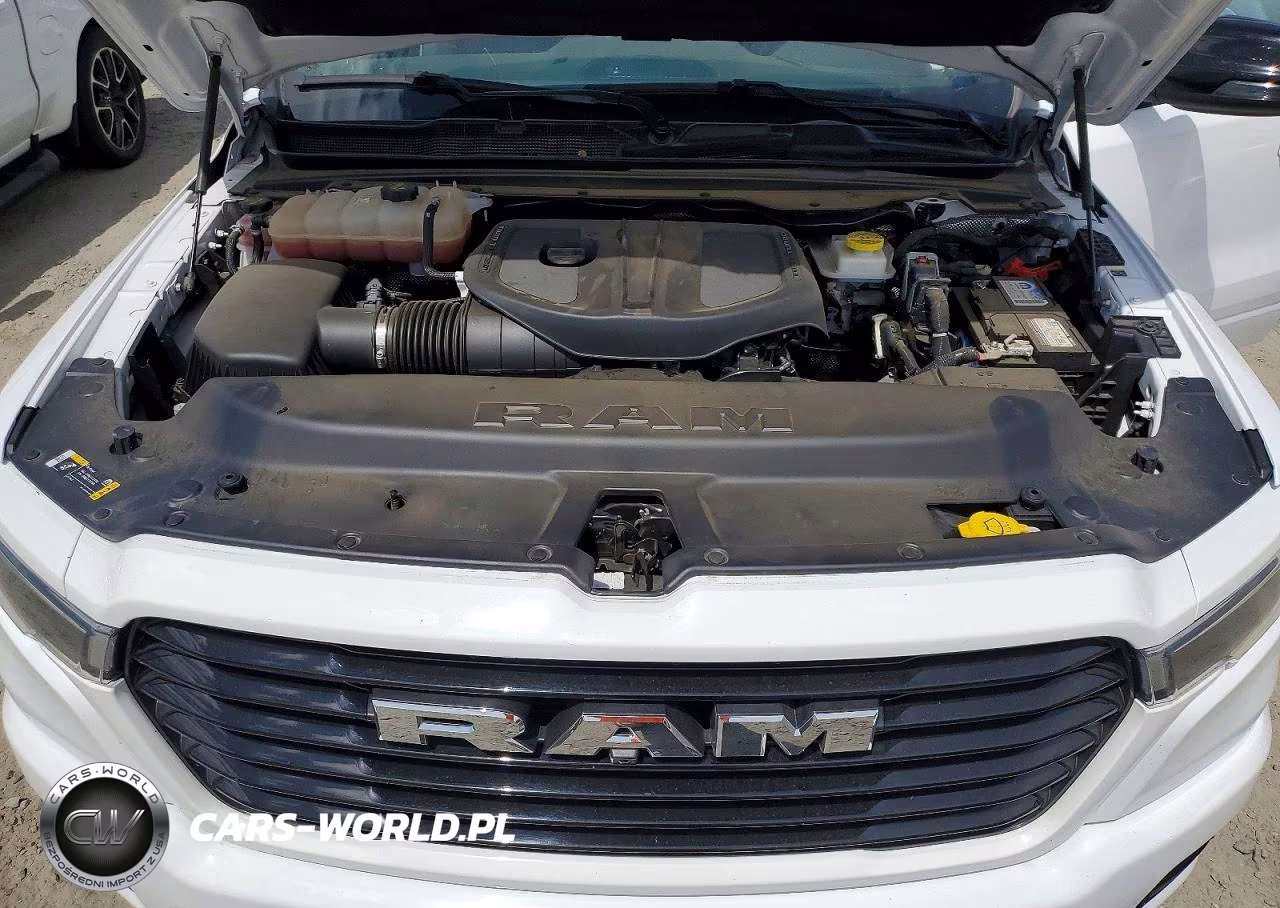 2025 Ram 1500 Laramie VIN:1C6SRFJP0SN537137 - 11