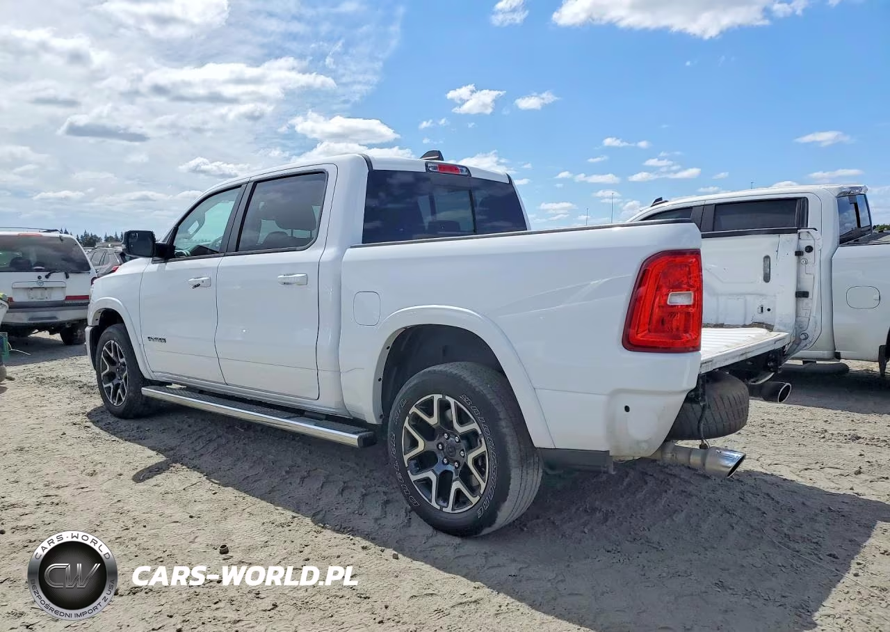 2025 Ram 1500 Laramie VIN:1C6SRFJP0SN537137 - 2