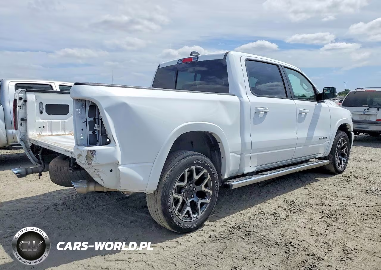 2025 Ram 1500 Laramie VIN:1C6SRFJP0SN537137 - 3