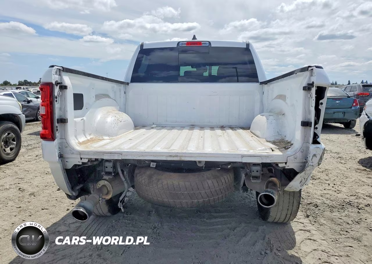 2025 Ram 1500 Laramie VIN:1C6SRFJP0SN537137 - 6