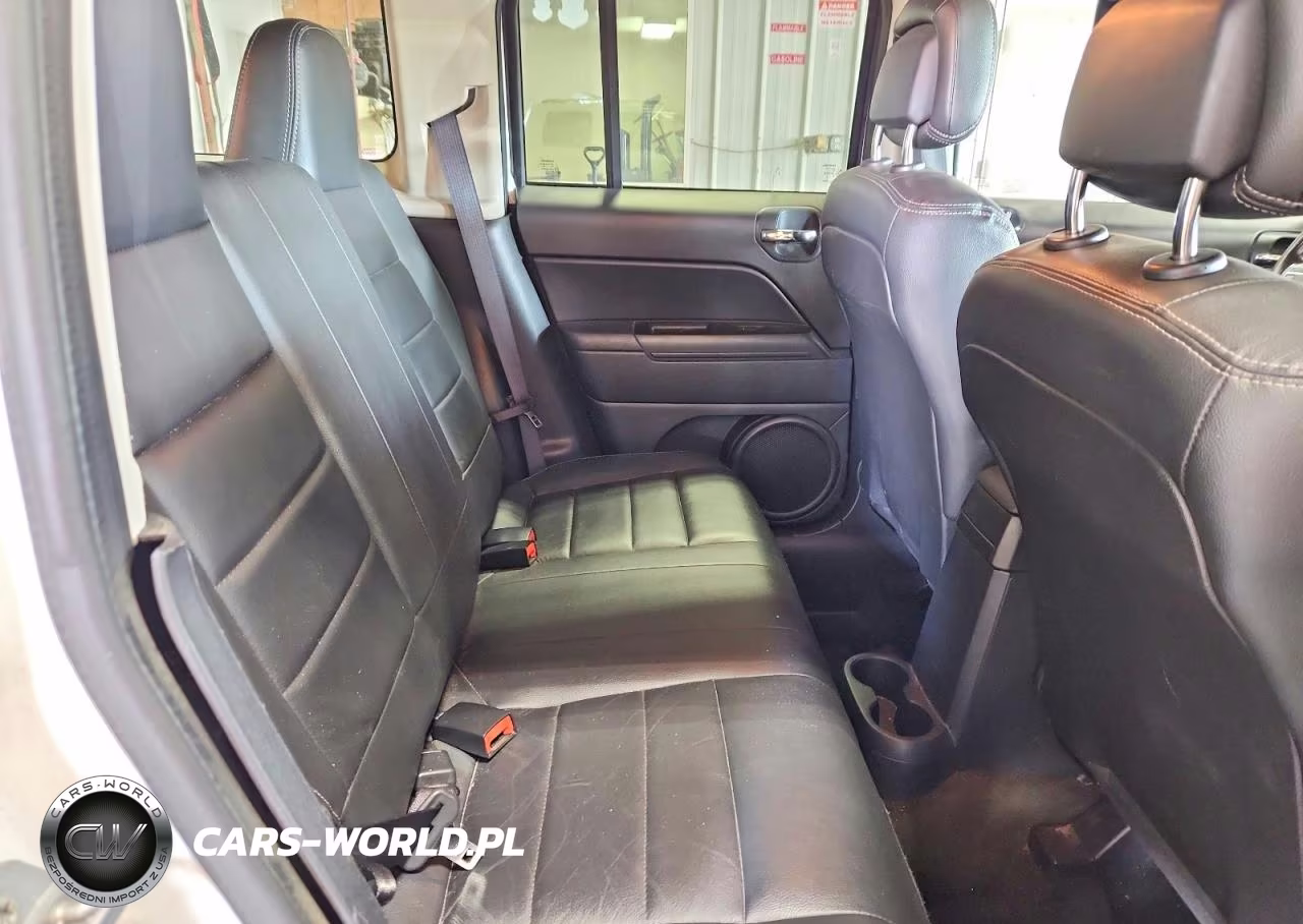 2016 Jeep Patriot Latitude VIN:1C4NJRFB9GD692701 - 10