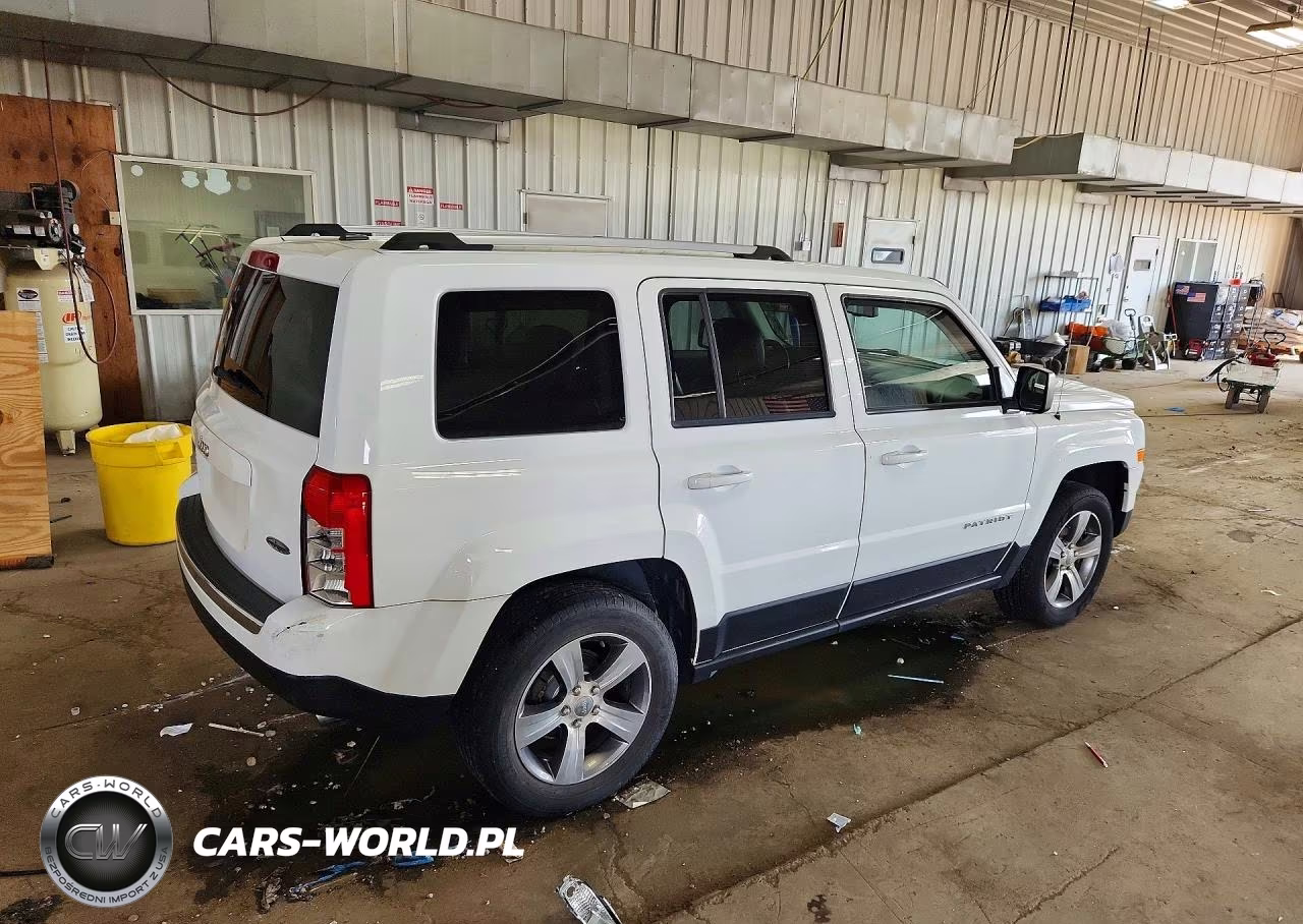 2016 Jeep Patriot Latitude VIN:1C4NJRFB9GD692701 - 3