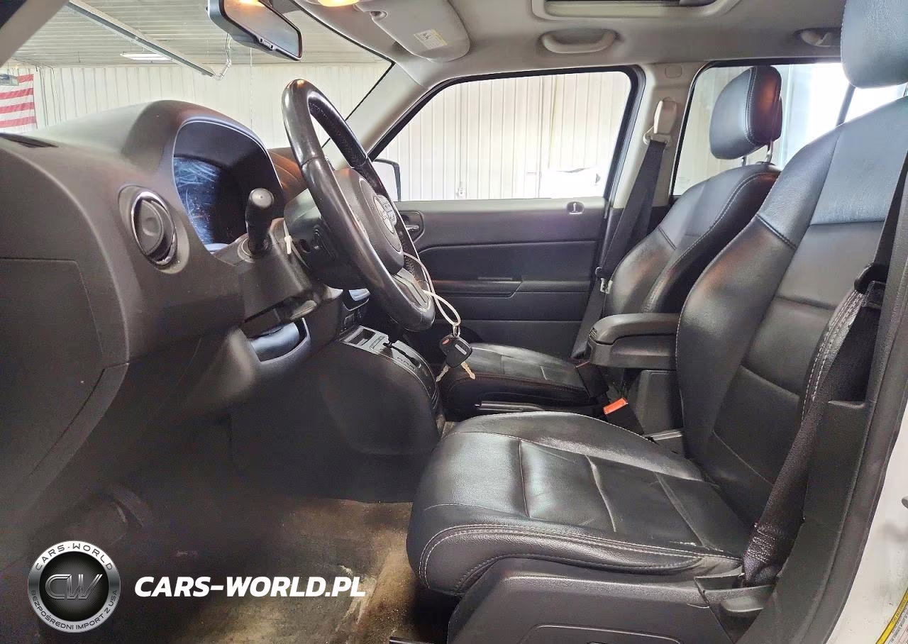 2016 Jeep Patriot Latitude VIN:1C4NJRFB9GD692701 - 7
