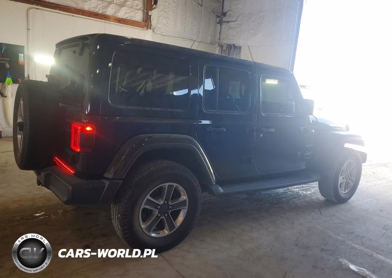 2018 Jeep Wrangler Unlimited Sahara VIN:1C4HJXEG0JW111368 - 3