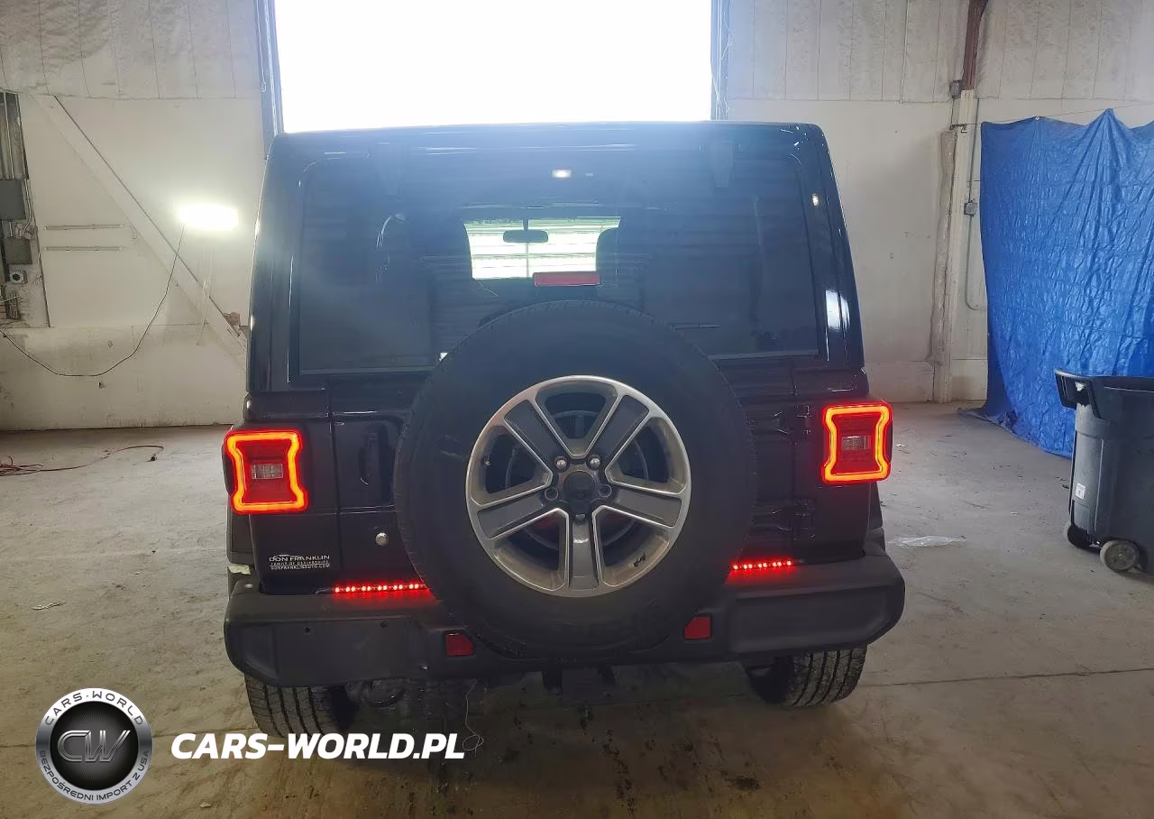 2018 Jeep Wrangler Unlimited Sahara VIN:1C4HJXEG0JW111368 - 6