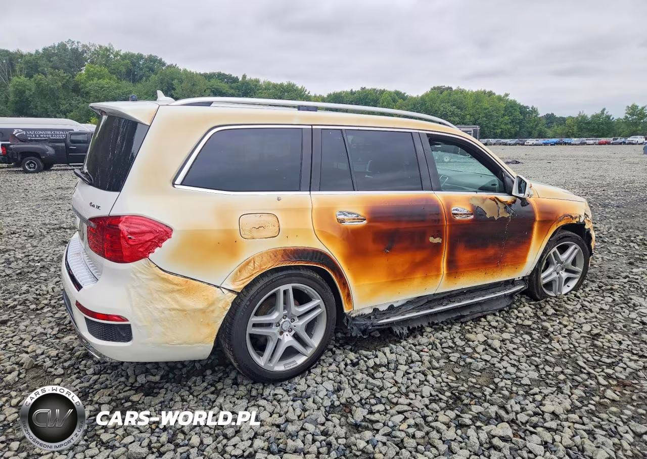 2015 Mercedes-Benz Gl 550 4Matic VIN:4JGDF7DEXFA564669 - 3