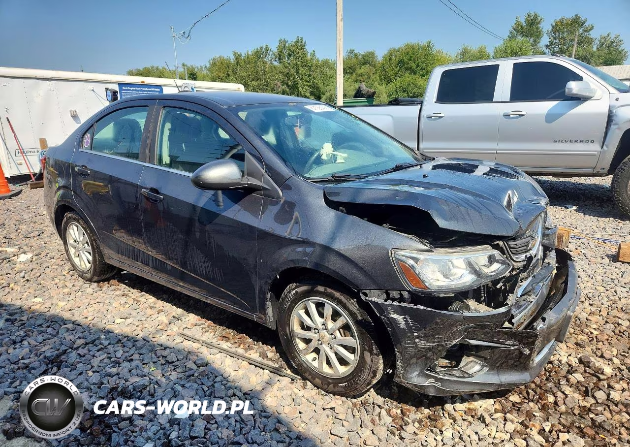 2018 Chevrolet Sonic Lt VIN:1G1JD5SH0J4139296 - 4