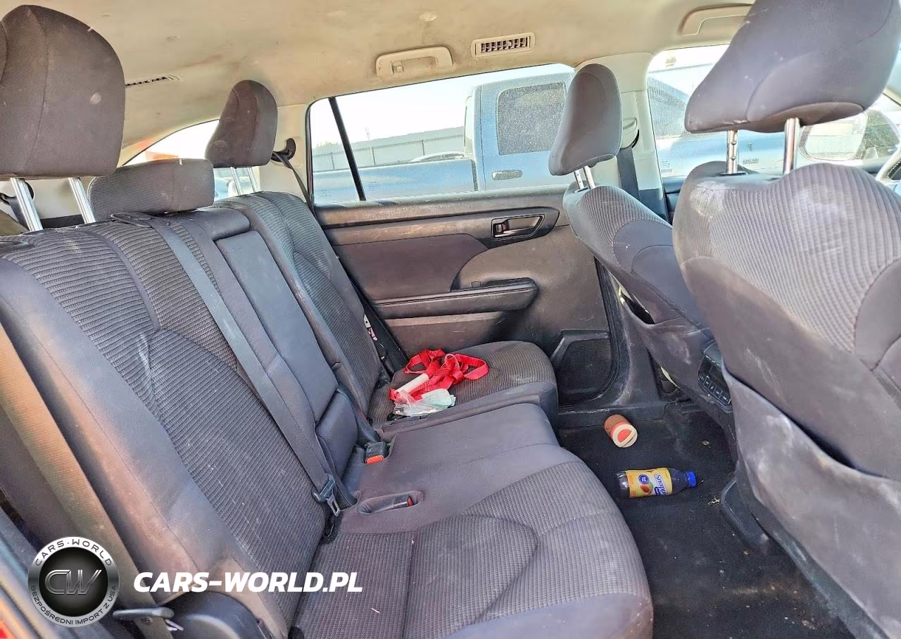 2022 Toyota Highlander Le VIN:5TDZZRAHXNS555032 - 11