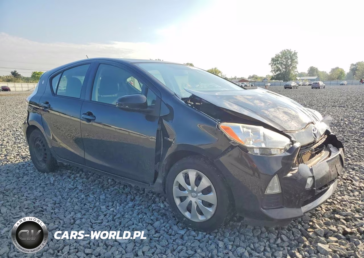 2014 Toyota Prius C Two VIN:JTDKDTB31E1071456 - 4