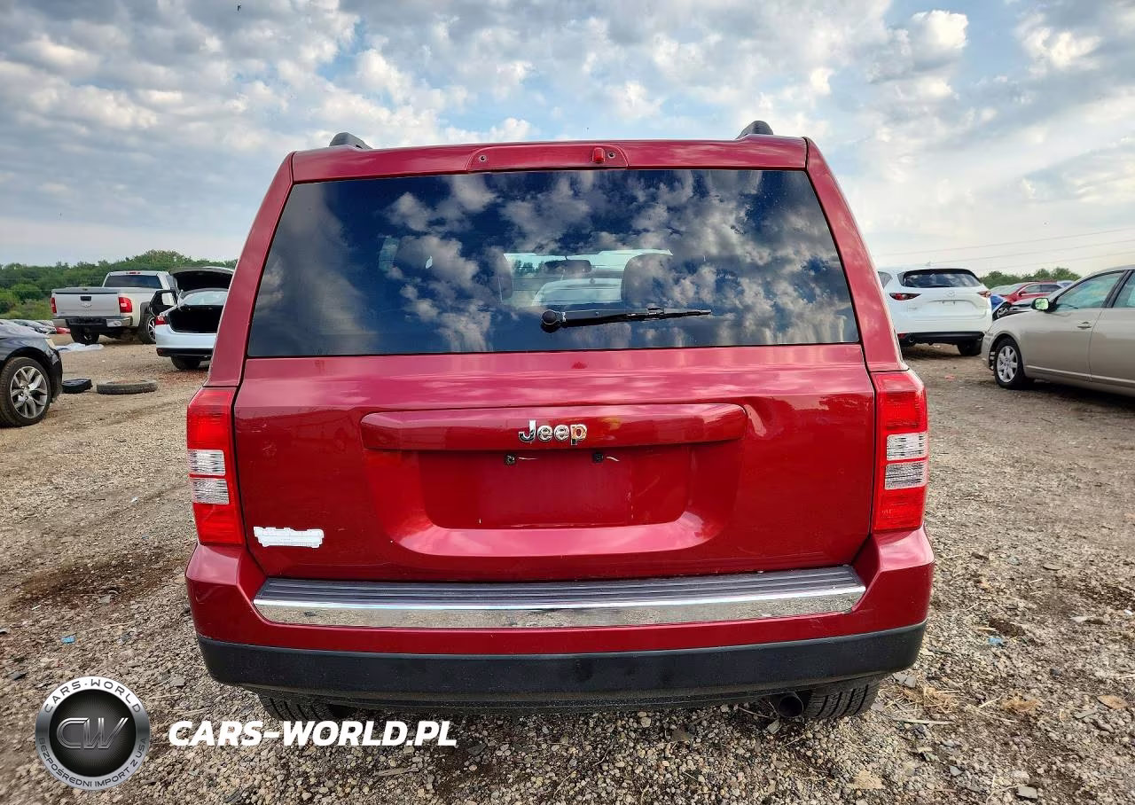 2014 Jeep Patriot Latitude VIN:1C4NJPFA5ED586044 - 6