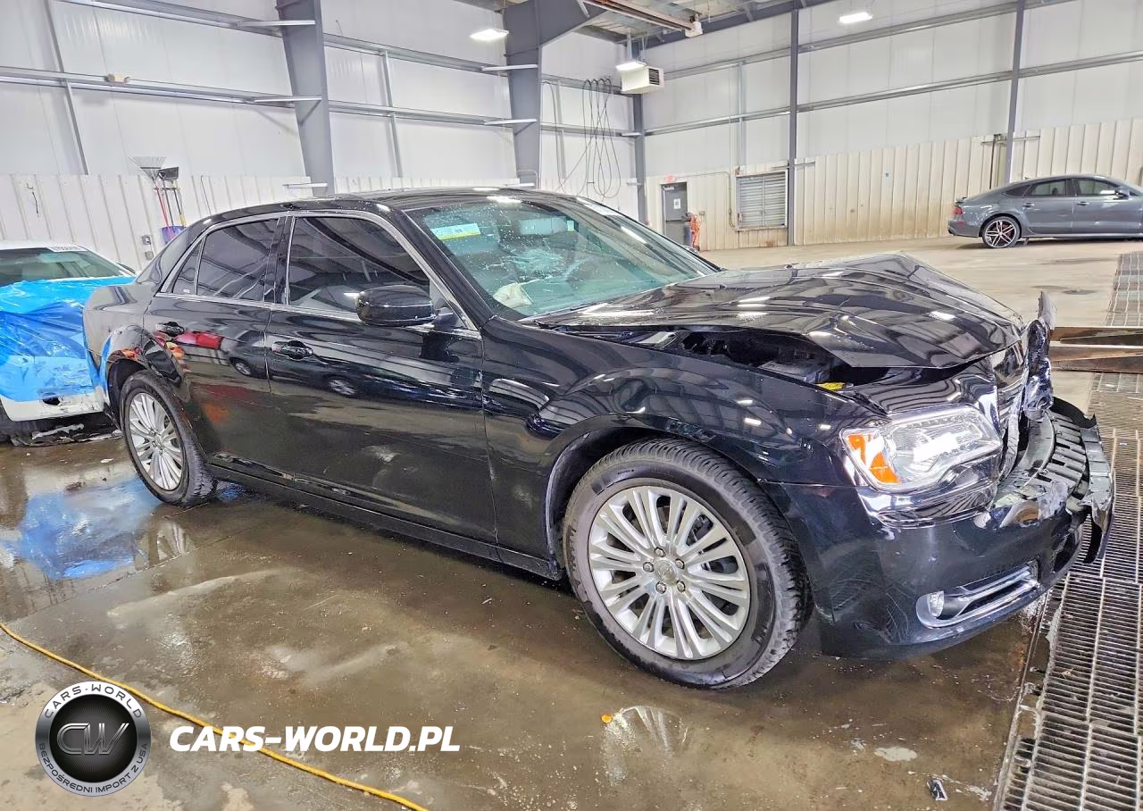 2013 Chrysler 300 VIN:2C3CCARG3DH739489 - 4