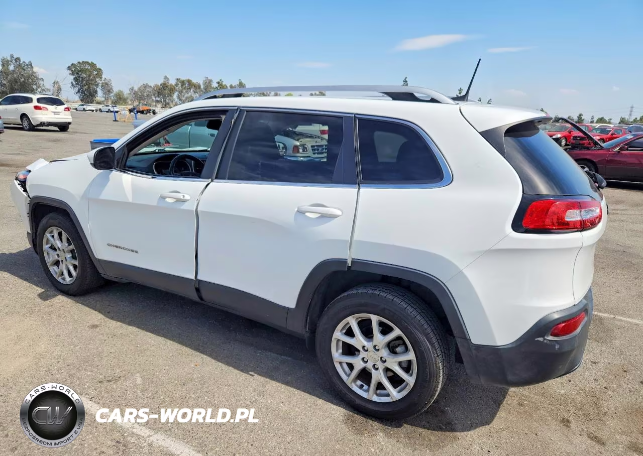 2017 Jeep Cherokee Latitude VIN:1C4PJLCB5HW668251 - 2