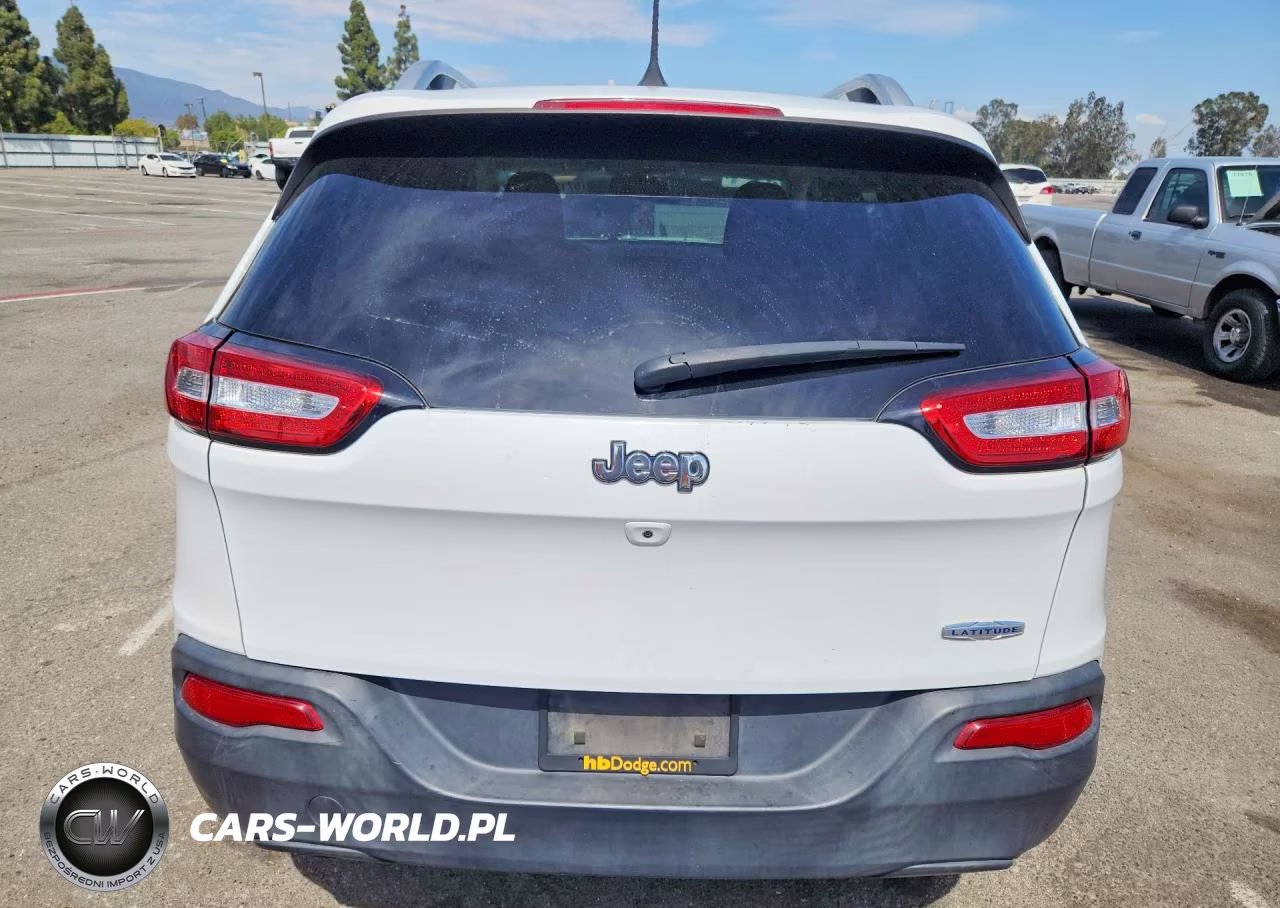2017 Jeep Cherokee Latitude VIN:1C4PJLCB5HW668251 - 6