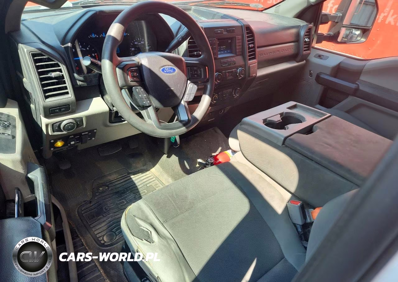 2017 Ford F550 Super Duty Box Truck VIN:1FDUF5GY6HED61168 - 8
