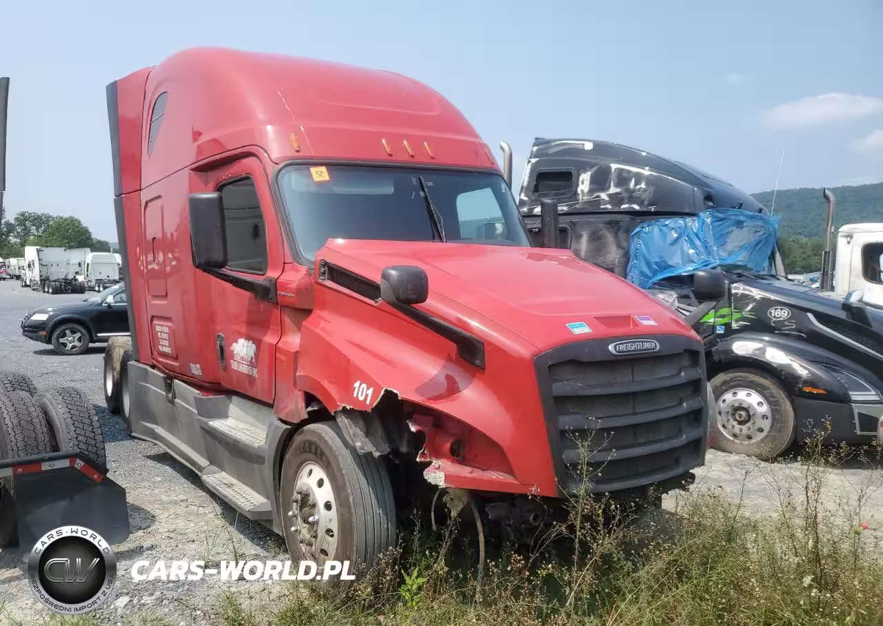 2018 Freightliner Cascadia 126 Semi Truck
