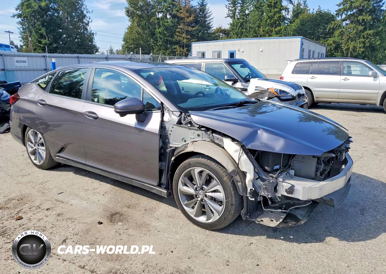 2018 Honda Clarity Touring VIN:JHMZC5F37JC004932 - 4