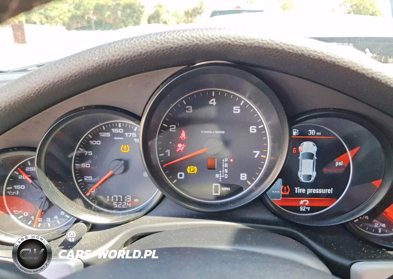 2014 Porsche Panamera 2 VIN:WP0AA2A74EL010450 - 9